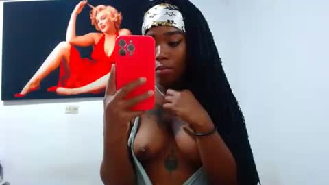 alexia_sinclaire24 online show from May 2026 12:05:01 AM