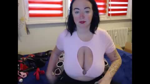 alexie33 online show from December 2025 08:01:02 AM