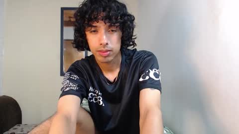 Snapshot of alexis21_ chatting on October 2025 12:33:02 AM Alexis online show from October 2025 12:33:02 AM