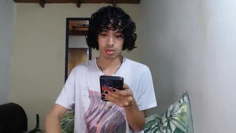 Snapshot of alexis21_ chatting on October 2025 04:31:01 AM Alexis online show from October 2025 04:31:01 AM