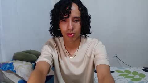 Snapshot of alexis21_ chatting on December 2025 08:21:02 AM Alexis online show from December 2025 08:21:02 AM