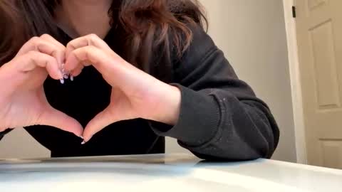 Snapshot of alexislove8 chatting on November 2025 03:22:02 PM alexislove8 online show from November 2025 03:22:02 PM