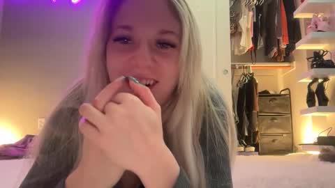 alexispaige06 online show from April 2026 01:46:02 PM