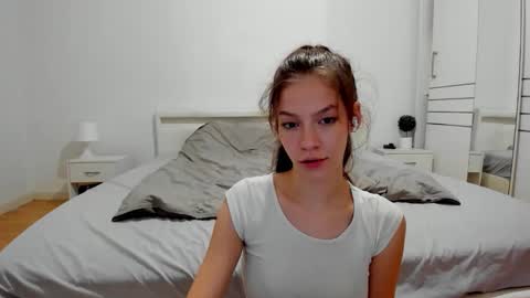 Snapshot of alexisyourdream chatting on October 2025 05:54:02 PM Alex online show from October 2025 05:54:02 PM