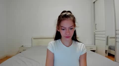 Snapshot of alexisyourdream chatting on October 2025 06:57:02 AM Alex online show from October 2025 06:57:02 AM