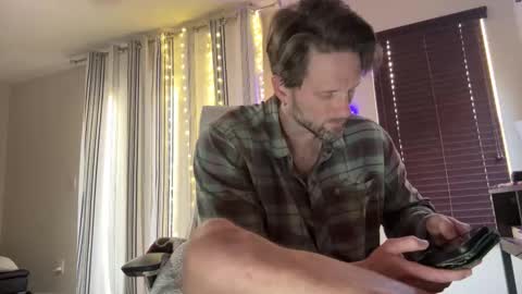 Snapshot of alexmanndickerson chatting on October 2025 03:58:01 PM Alex Mann online show from October 2025 03:58:01 PM