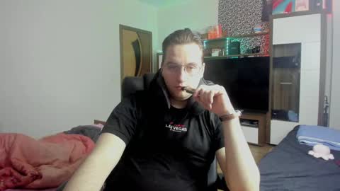 Snapshot of alexs9xtime chatting on March 2026 12:42:01 PM alexs9xtime online show from March 2026 12:42:01 PM