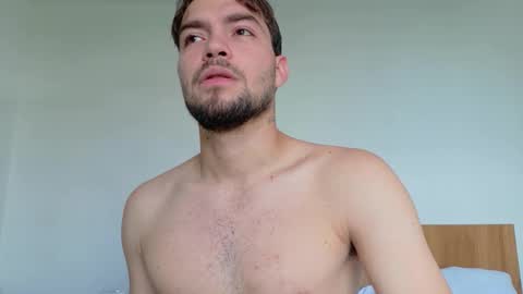 Snapshot of alextwunkk chatting on December 2025 08:27:02 PM Alex online show from December 2025 08:27:02 PM