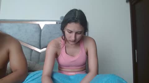 alex y luisa online show from December 2025 02:46:01 PM