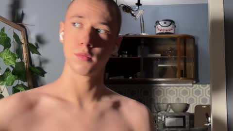 Alex online show from December 2024 03:20:01 AM