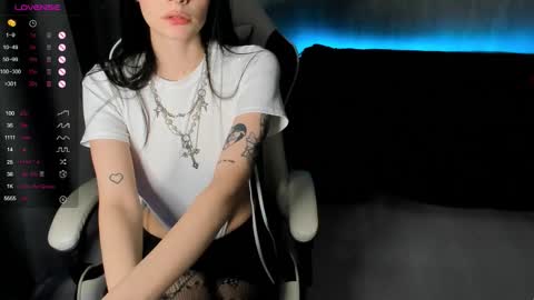 Alexa Bloom online show from December 2025 08:43:01 AM