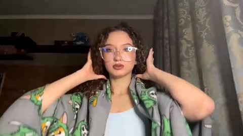 Tatiana online show from November 2025 04:07:02 PM