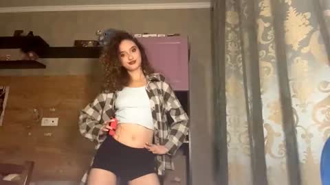 Tatiana online show from November 2025 04:18:02 PM