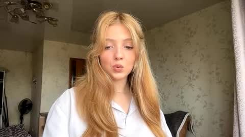 Snapshot of alfrediamalcom chatting on September 2025 07:43:02 AM Maria online show from September 2025 07:43:02 AM