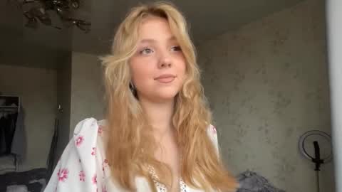 Snapshot of alfrediamalcom chatting on October 2025 07:01:01 AM Maria online show from October 2025 07:01:01 AM