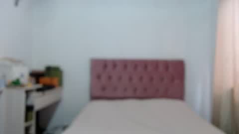 Snapshot of alia054 chatting on September 2025 12:27:02 PM Alia online show from September 2025 12:27:02 PM