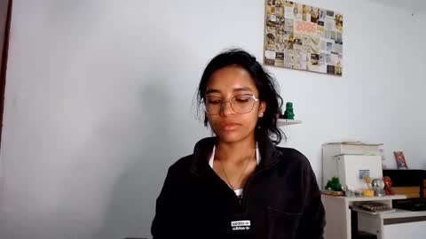 Snapshot of alia054 chatting on March 2026 01:59:01 PM Alia online show from March 2026 01:59:01 PM