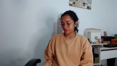 Snapshot of alia054 chatting on March 2026 01:38:01 PM Alia online show from March 2026 01:38:01 PM