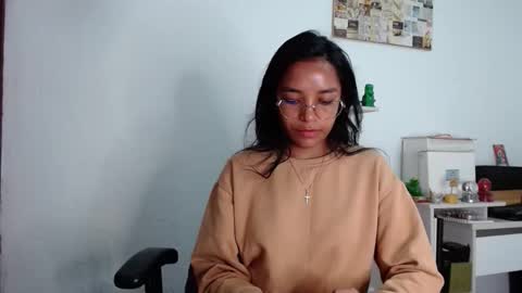 Snapshot of alia054 chatting on April 2026 02:11:01 PM Alia online show from April 2026 02:11:01 PM