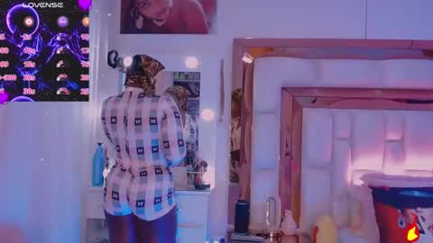 Snapshot of aliana_ross chatting on January 2026 07:57:01 AM aliana_ross online show from January 2026 07:57:01 AM