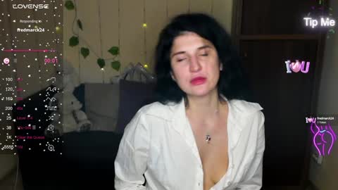 Snapshot of alianna_solo_kiss chatting on January 2025 03:47:02 PM Alianna online show from January 2025 03:47:02 PM