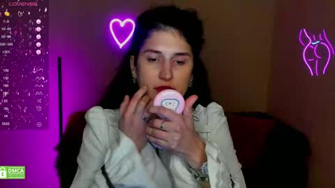 Snapshot of alianna_solo_kiss chatting on January 2025 04:12:02 PM Alianna online show from January 2025 04:12:02 PM