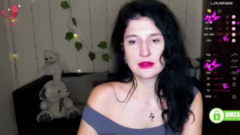 Snapshot of alianna_solo_kiss chatting on February 2025 09:52:02 AM Alianna online show from February 2025 09:52:02 AM