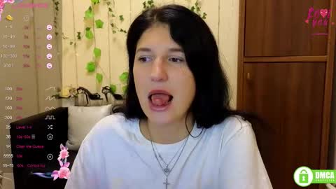 Snapshot of alianna_solo_kiss chatting on September 2025 05:31:01 AM Alianna online show from September 2025 05:31:01 AM