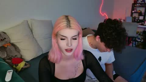 Snapshot of alice118james chatting on September 2025 06:31:02 PM alice and james online show from September 2025 06:31:02 PM