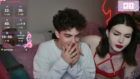 Snapshot of alice118james chatting on October 2025 12:41:02 AM alice and james online show from October 2025 12:41:02 AM