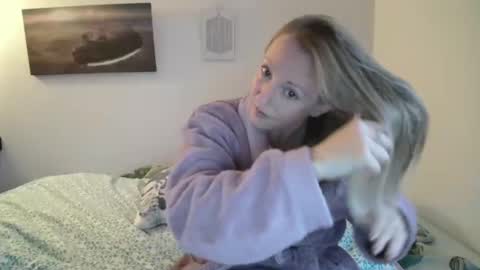 Snapshot of alice8363 chatting on December 2024 08:33:02 AM Alice online show from December 2024 08:33:02 AM