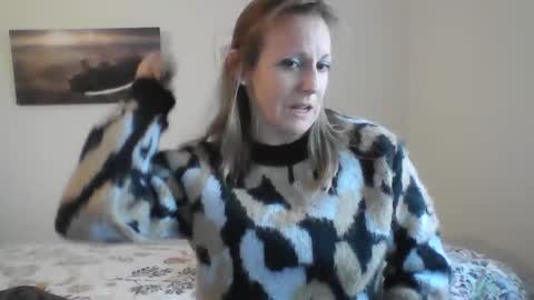 Snapshot of alice8363 chatting on January 2025 08:24:01 AM Alice online show from January 2025 08:24:01 AM