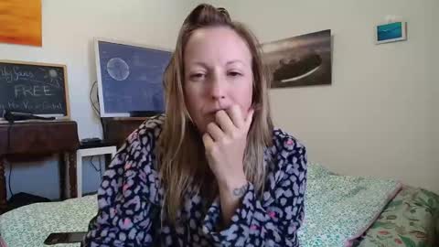 Snapshot of alice8363 chatting on October 2025 08:34:02 AM Alice online show from October 2025 08:34:02 AM