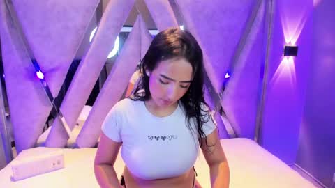 alice_26__ online show from May 2026 08:14:02 PM