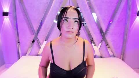 alice_26__ online show from May 2026 07:42:02 PM