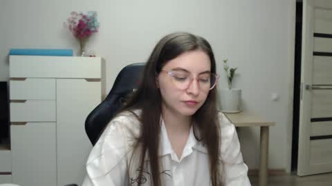 Alice online show from November 2025 06:52:02 PM