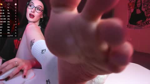 Snapshot of alice___mistress chatting on February 2025 03:11:02 AM Miss Alice online show from February 2025 03:11:02 AM