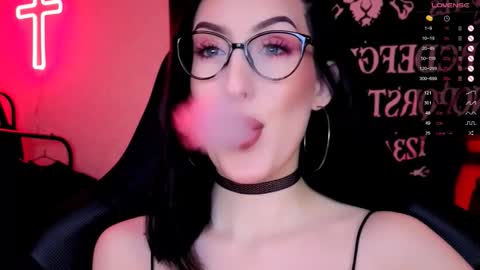 Snapshot of alice___mistress chatting on February 2026 02:19:01 AM Miss Alice online show from February 2026 02:19:01 AM