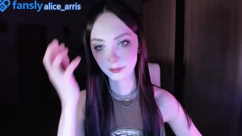 Alice Aris online show from November 2025 05:34:02 PM