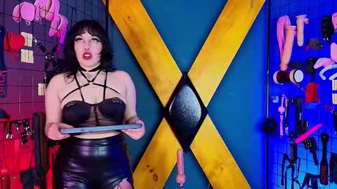 Snapshot of alice_and_rose_bdsm chatting on February 2026 09:06:01 AM Alice and Rose online show from February 2026 09:06:01 AM