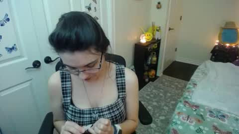 Snapshot of alice_asks chatting on January 2026 05:20:01 AM Alice Asks online show from January 2026 05:20:01 AM