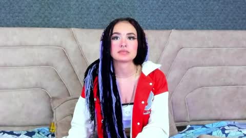 alice foxred online show from April 2026 07:55:02 PM