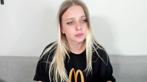 alice_halle online show from September 2025 06:51:02 PM