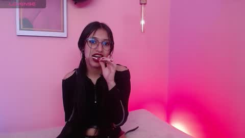alice_in_hornyland_ online show from October 2025 11:44:02 PM