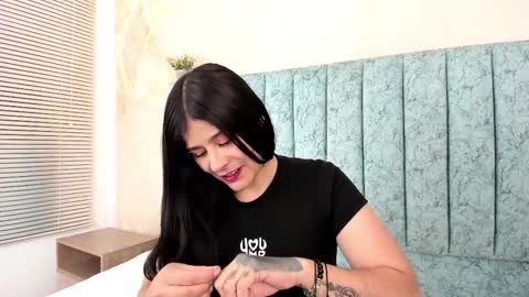 alice and amber online show from February 2025 04:01:01 AM