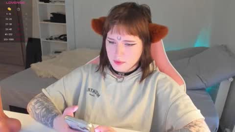 Snapshot of alice_moonshard chatting on October 2025 01:08:02 PM Alice online show from October 2025 01:08:02 PM