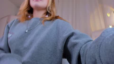 Snapshot of alice_tucci chatting on December 2024 08:00:01 PM Alice online show from December 2024 08:00:01 PM