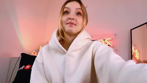 Snapshot of alice_tucci chatting on January 2025 09:54:02 AM Alice online show from January 2025 09:54:02 AM