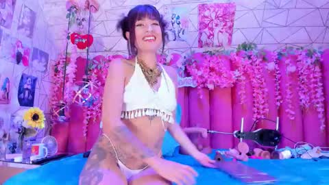 Snapshot of alicebenett_ chatting on November 2025 09:20:01 PM online show from November 2025 09:20:01 PM