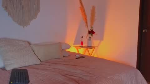 Alice Benette  online show from April 2026 01:39:01 AM